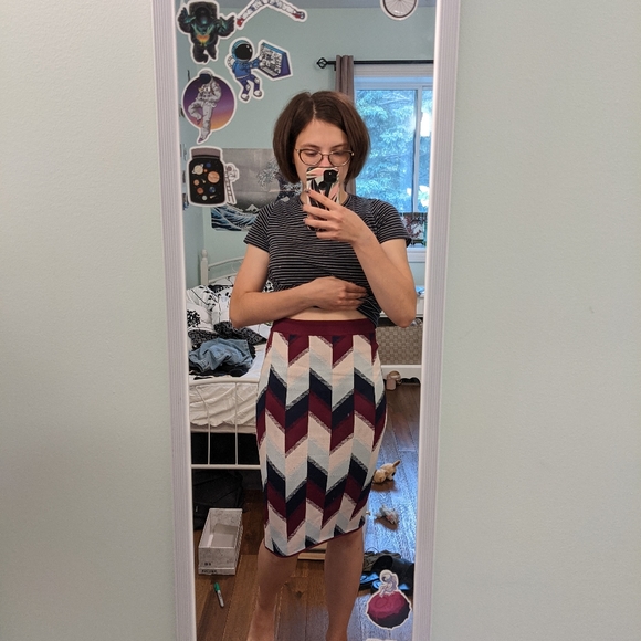 BCBGMAXAZRIA Skirt, size S - Picture 3 of 3